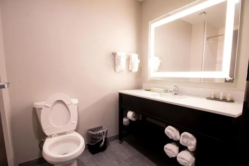 Standard Queen Room